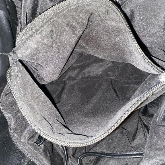 Nine West Satchel Style Handbag w/ Shoulder Straps in smooth Faux Leather BLACK - Picture 8 of 9